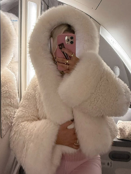 Fluffy Kunstbont Jas met Oversized Capuchon