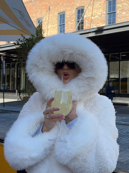 Fluffy Kunstbont Jas met Oversized Capuchon