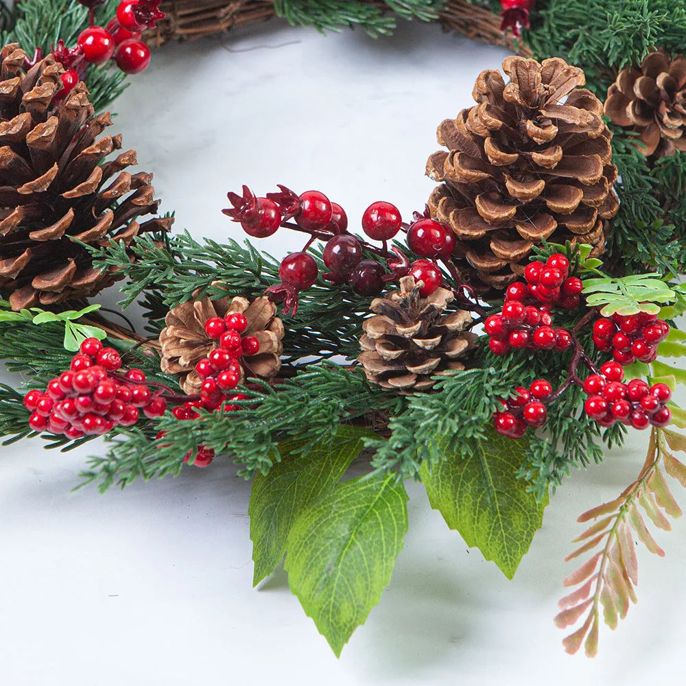 Bessenpracht Kerstkrans 45 cm met Cipresgroen en Rode Bessen