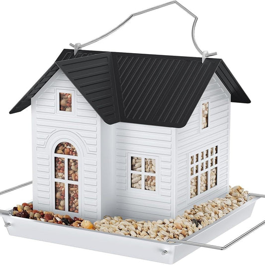 Zonnevoederhuisje met hangend metalen huis