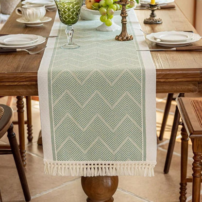 Zigzag Tafelrunner met Franjes – Decoratieve Tafelloper