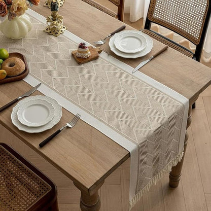 Zigzag Tafelrunner met Franjes – Decoratieve Tafelloper