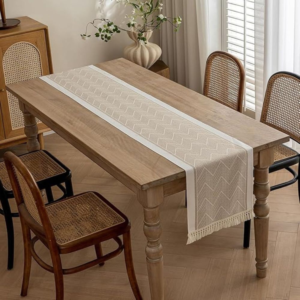 Zigzag Tafelrunner met Franjes – Decoratieve Tafelloper