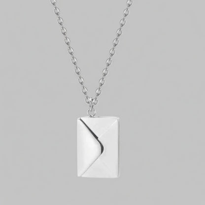 HartBoodschap Ketting met Persoonlijke Gravure en Elegant Design