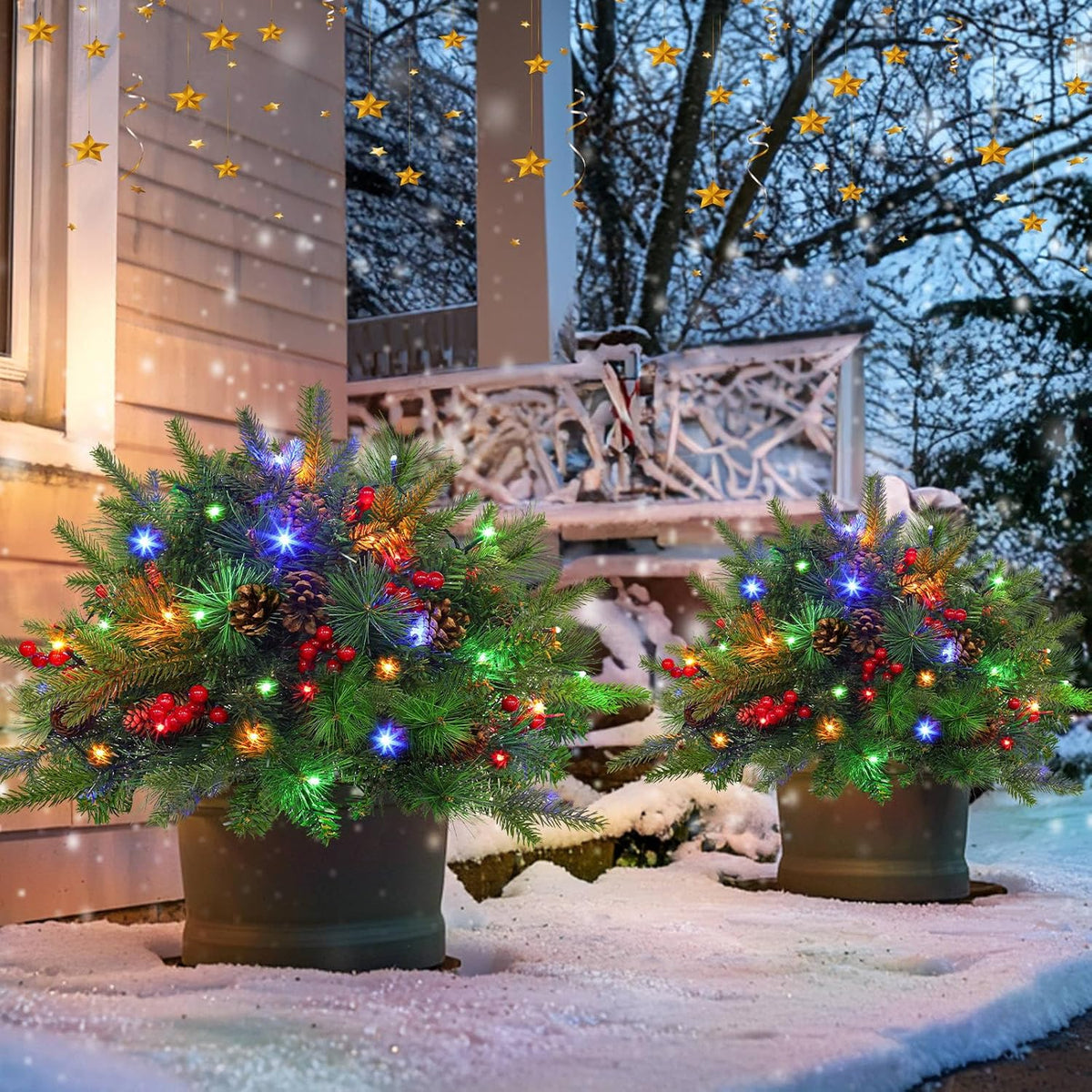 Verlichte Kerst Urnvulling met Dennentakken, Rode Bessen en 35 Ledlampjes