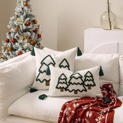 Fenna Kerstkussensloop – Geborduurde Kerstboom met Pompondetails