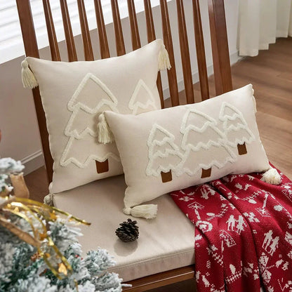 Fenna Kerstkussensloop – Geborduurde Kerstboom met Pompondetails