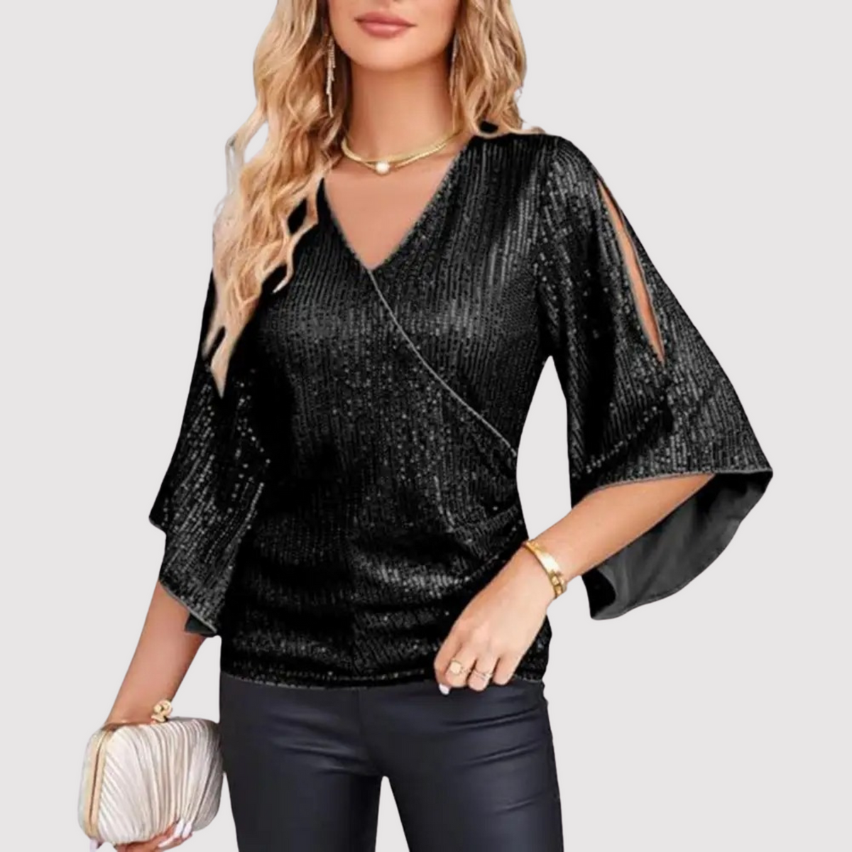 Feestglans – Damesblouse met Pailletten, V-hals en Splitmouwen