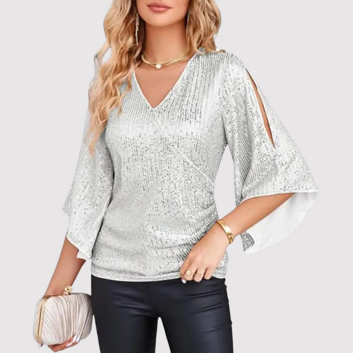 Feestglans – Damesblouse met Pailletten, V-hals en Splitmouwen