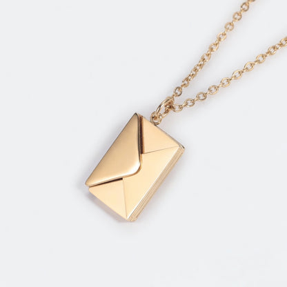 HartBoodschap Ketting met Persoonlijke Gravure en Elegant Design