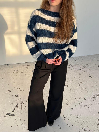 Strepenora – Oversized Damestrui met Brede Strepen en Ronde Hals