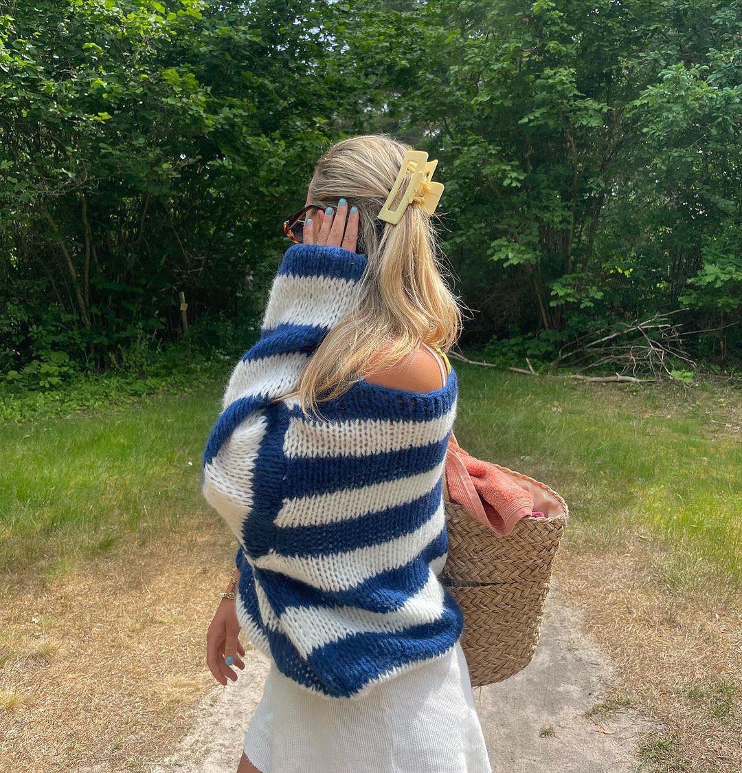 Strepenora – Oversized Damestrui met Brede Strepen en Ronde Hals