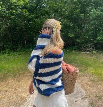 Strepenora – Oversized Damestrui met Brede Strepen en Ronde Hals