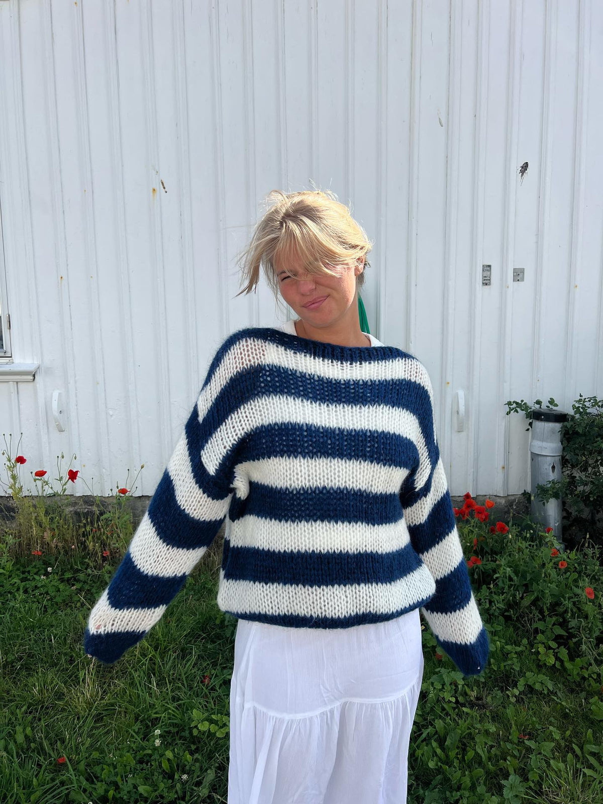 Strepenora – Oversized Damestrui met Brede Strepen en Ronde Hals