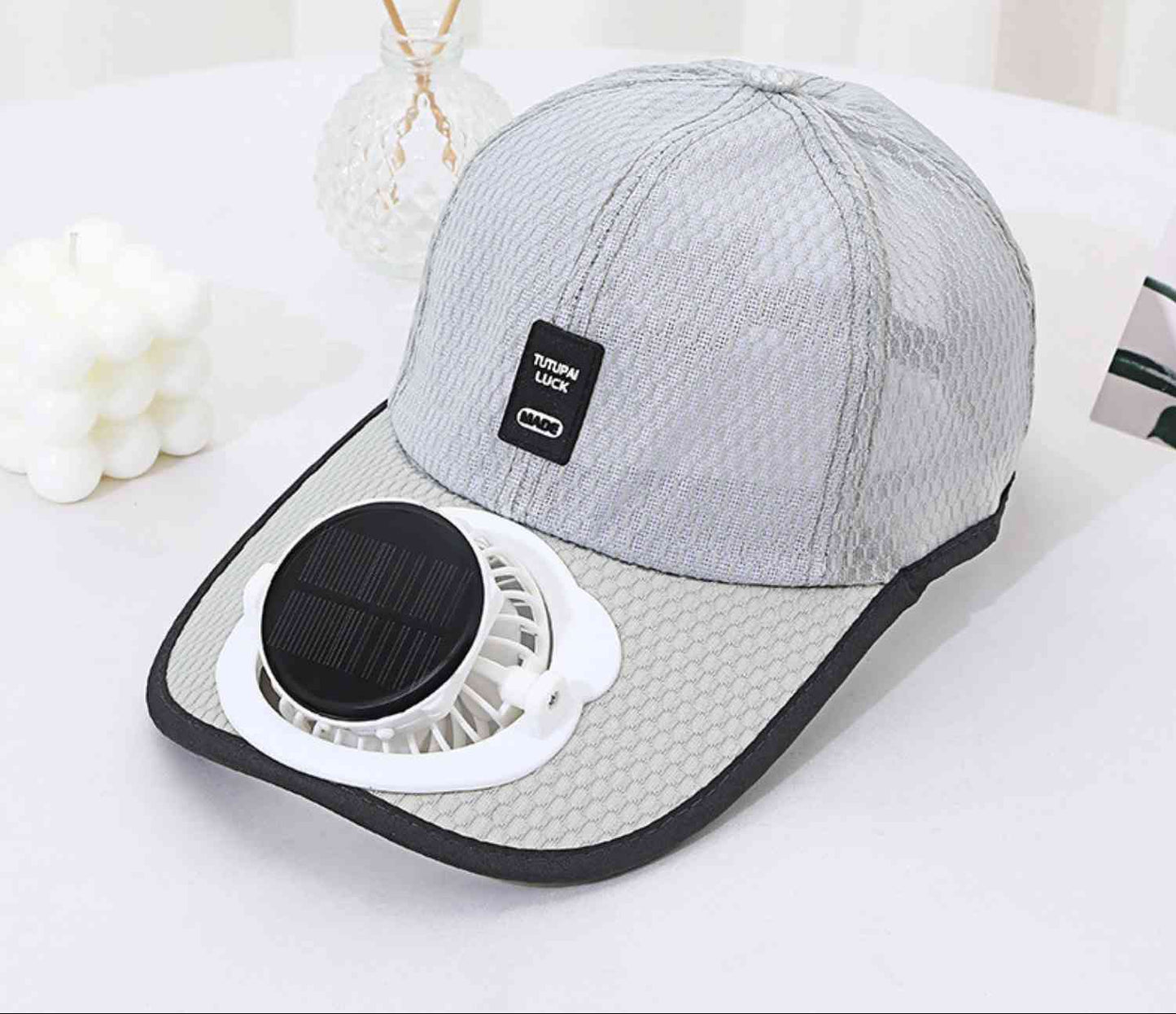 KoelWind Pet met Ventilator op Zonne-energie en USB Oplaadbaar
