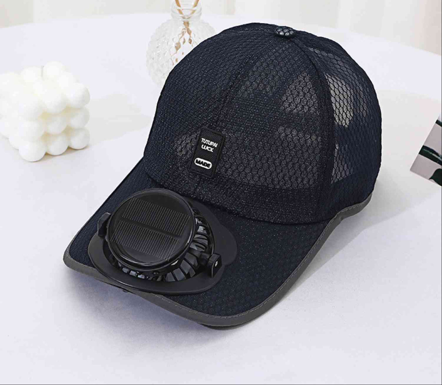 KoelWind Pet met Ventilator op Zonne-energie en USB Oplaadbaar