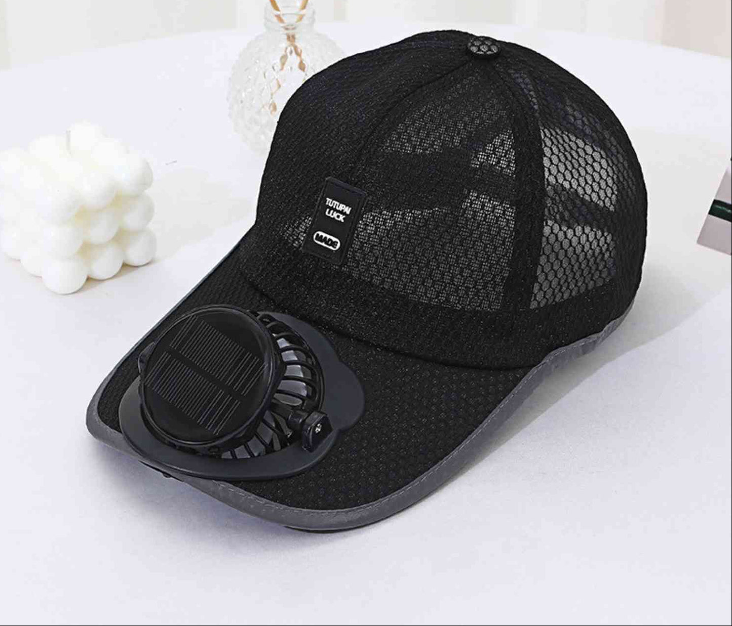 KoelWind Pet met Ventilator op Zonne-energie en USB Oplaadbaar