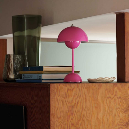 LunarGlow - LED-tafellamp voor een sfeervolle interieur
