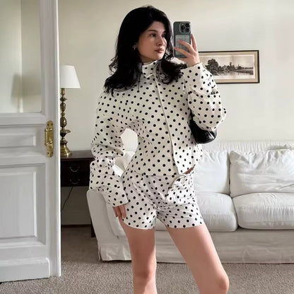 Jasmijn Dames Co-ord Set – Wit Jasje met Rok en Polkadots